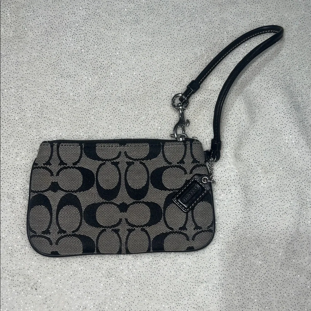 Coach Black and Cream Patterned Wristlet